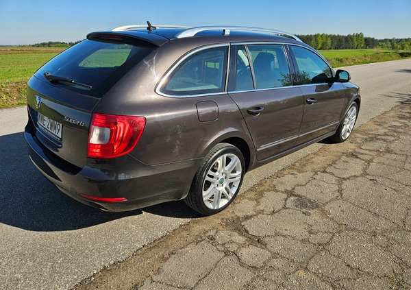 Skoda Superb cena 27900 przebieg: 301871, rok produkcji 2010 z Starogard Gdański małe 466